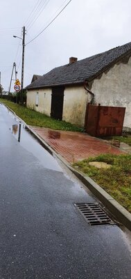 Woda stojąca metr od studzienki na nowo wyremontowanej ul. Opolskiej